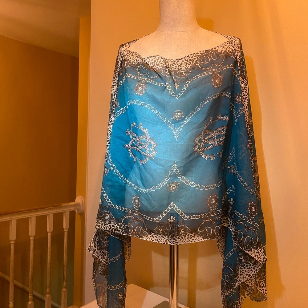Blue Sheer Poncho with Chain and Cheetah Print faux pearl accents - Picture 3 of 4